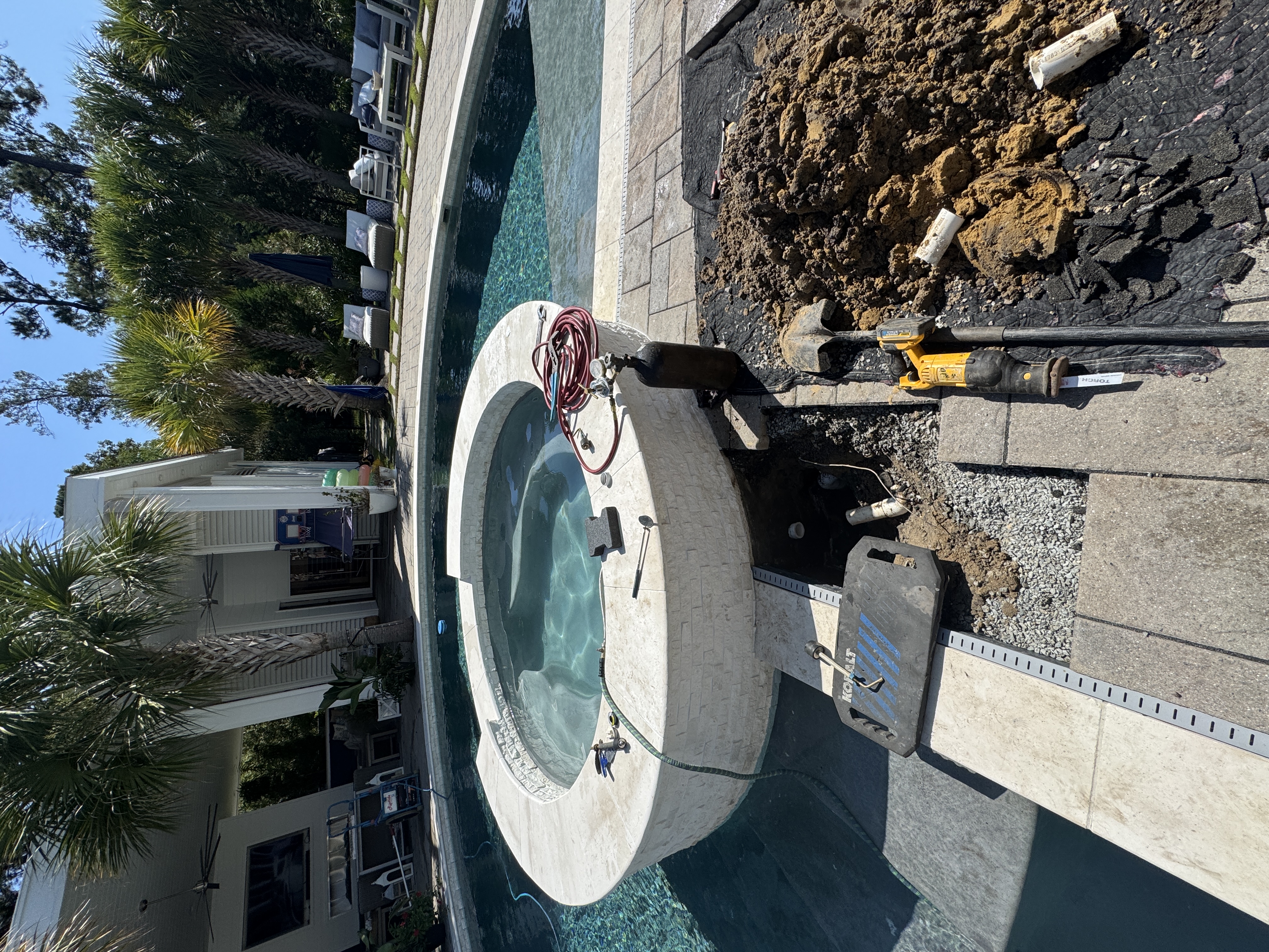 Broken line repair with excavation